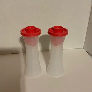 New Tupperware salt and pepper